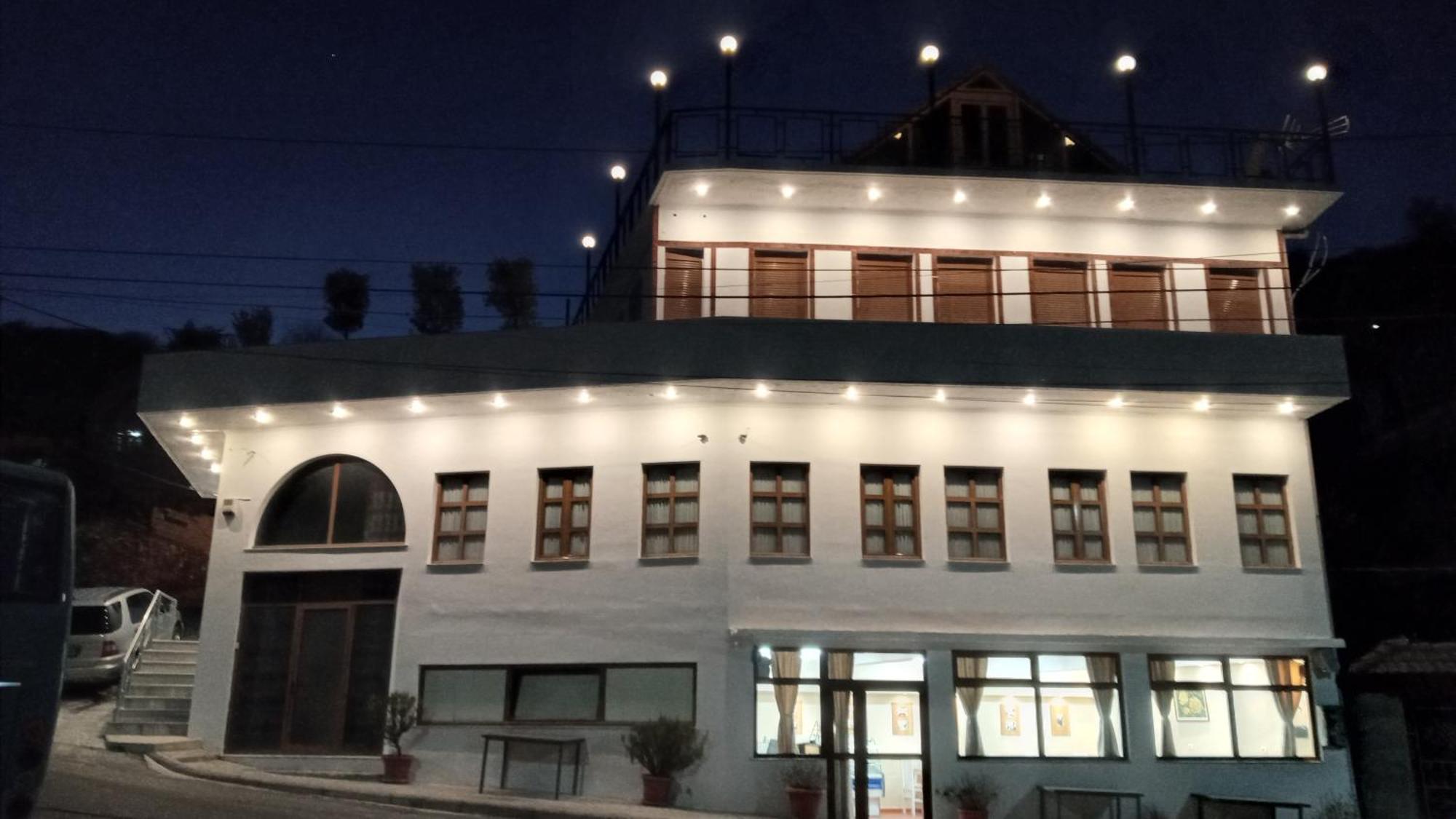 Bebej Tradicional Hotel Gjirokastër